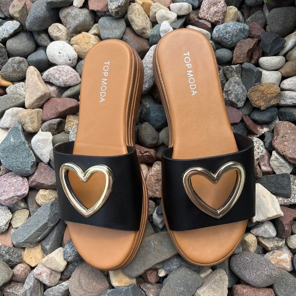 Top Moda Black heart sandals with gold accents Size 6.5